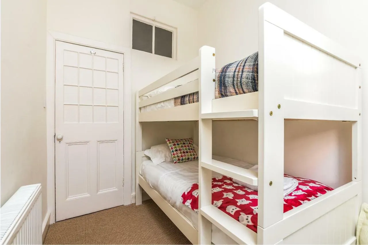 Daire Charming, Central & Spacious Georgian 3 Bed Apt Edinburgh