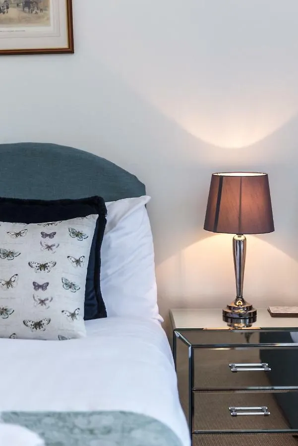 Daire Charming, Central & Spacious Georgian 3 Bed Apt Edinburgh
